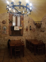 Osteria Da Vittorio inside