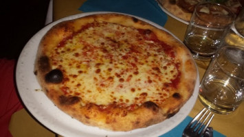 Moplen Pizzeria food