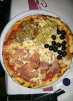 Unduetre Pizza food