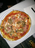 Unduetre Pizza food