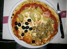 Unduetre Pizza food