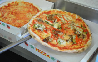 Pizzeria Fuoco E Farina food