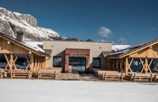 Rifugio Burz outside