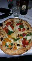 Pizzeria Vuolo food