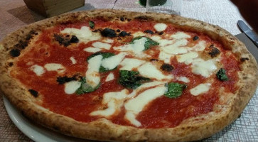 E Pizzeria Napul'è food