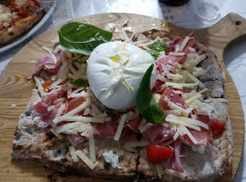 Pizza Pazza A Pezzi Per I Pazzi Della Pizza food