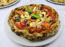 Pizza Pazza A Pezzi Per I Pazzi Della Pizza food