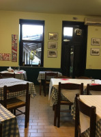 Trattoria Del Frettoloso inside