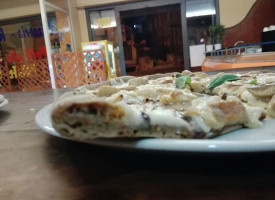 Pizzeria Prima O Poi food