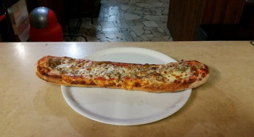 La Pizzaccia food