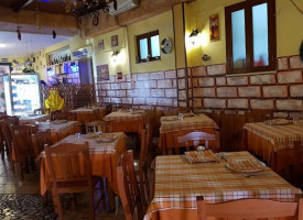 Taverna Allegra Attenti A Quei 2 food