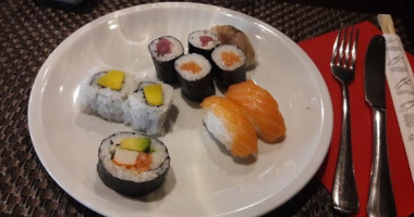 Sushi Wok food