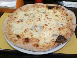 L'officina Della Pizza food