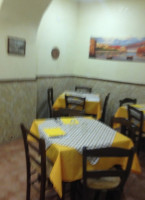 Trattoria Da Fortuna inside