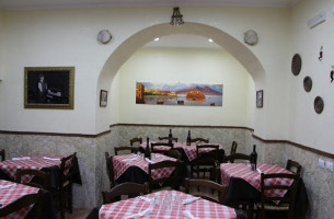 Trattoria Da Fortuna inside