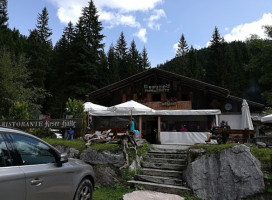 Rifugio Piani Del Cristo inside