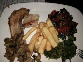 The Ciardy's Colonia Pub food