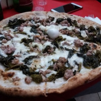 Pizzeria Bella 'mbriana food