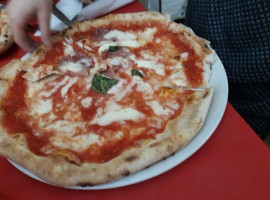 Pizzeria Bella 'mbriana food