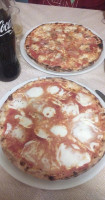 Pizzeria U'mar A Monte food