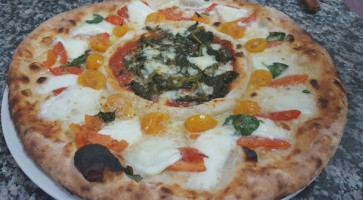 Pizzeria All'angolo food