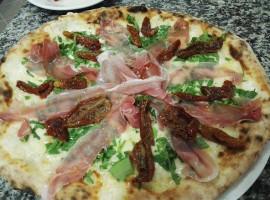 Pizzeria All'angolo food