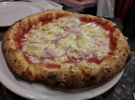 Pizzeria La Tana food