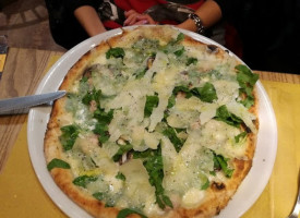 Premiata Pizzeria Sardasalata food