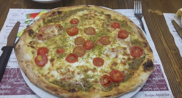 Pizzeria Fuori Binario food