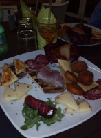 Sud Risto Pub food