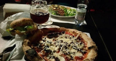 Risto Pub Guinness Pizzeria food