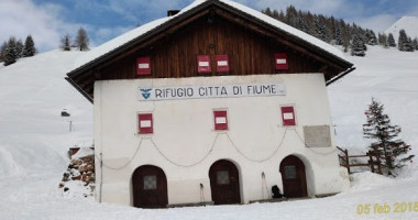 Rifugio Citta Di Fiume outside