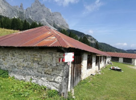 Rifugio Baion outside