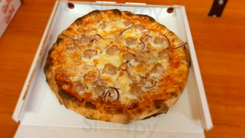 Pizza Dal Capitano food