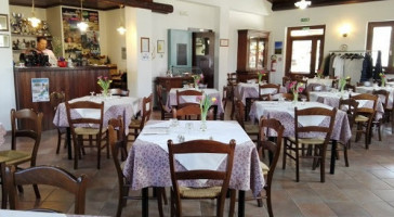 Trattoria Filomena inside