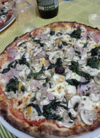 Pizzeria Steripinto food