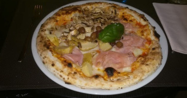 Torino Via Mazzini Pizzeria food