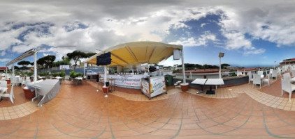 Terrazza Vesuvius outside