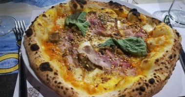 Saporì Pizza E Qualcos'altro food