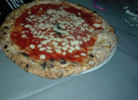 Pizzeria I Tre Archi food