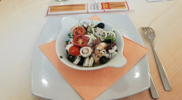 Lo Scoglio food