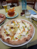 La Pizzeria food