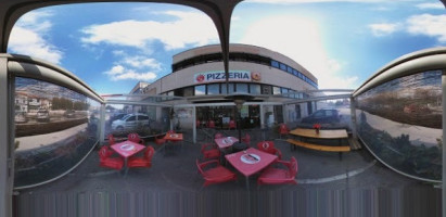 Pizza Si outside