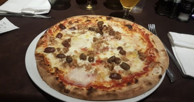 Pizzeria La Chiesetta food