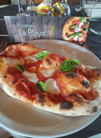 La Playa Pizzeria food