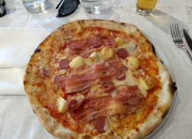 Pizzeria Re Di Quadri food