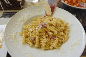 Pane Vino E San Daniele food