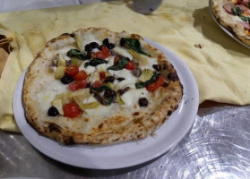 Pizzeria Parthenope food