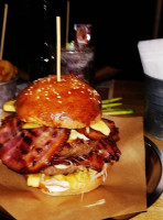 Living Burger Beer food