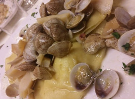 Sweet Vino E Pescato food